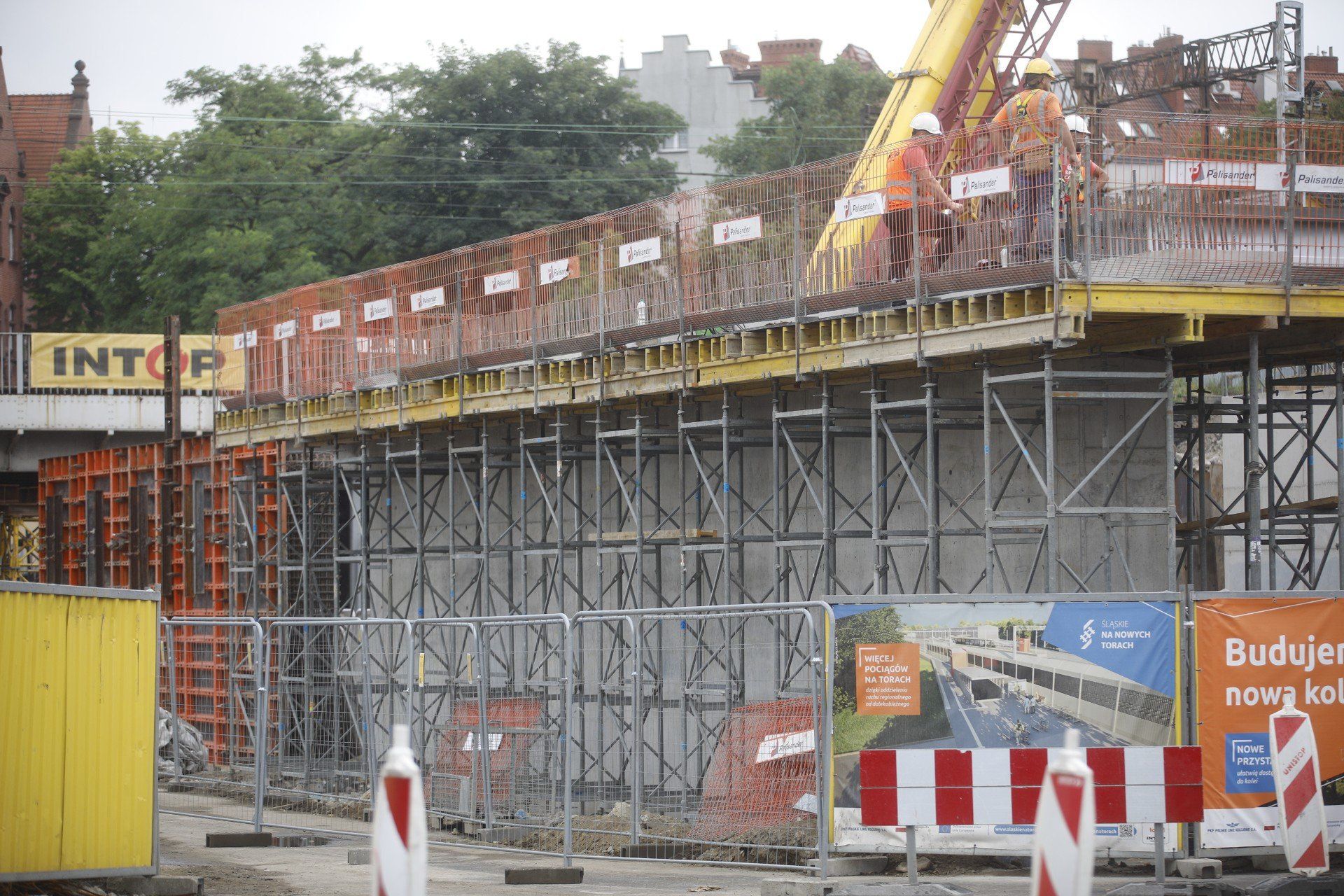 Nad Mikołowską w Katowicach nie ma już starego wiaduktu. To efekt gigantycznej inwestycji kolejowej w centrum miasta