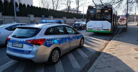 Groźny upadek w trolejbusie. Seniorka trafiła do szpitala