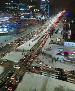 Śnieg zablokował Trójmiasto. Paraliż na drogach