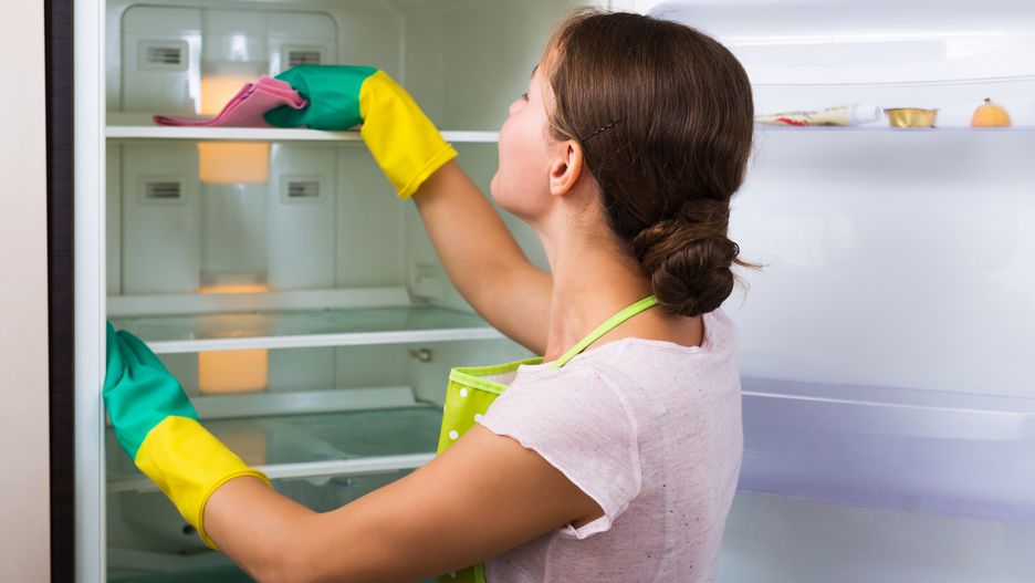 Kilka prostych trików pomoże uniknąć często mycia lodówki 