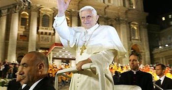 Benedykt XVI bardziej popularny niż Jan Paweł II