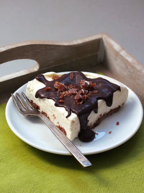 Sernik na zimno z kukułkowym ganache