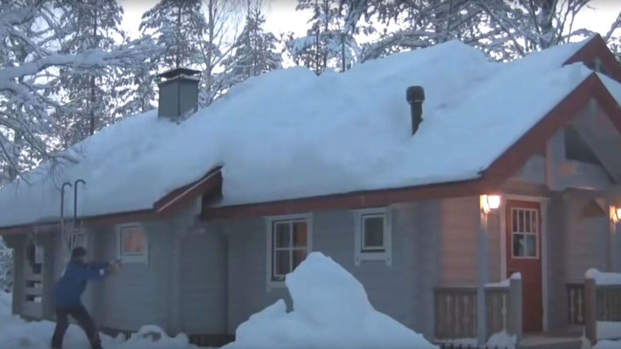 Przedmiotem, który każdy ma w domu, usunął śnieg z dachu. Nawet nie musiał na niego wchodzić