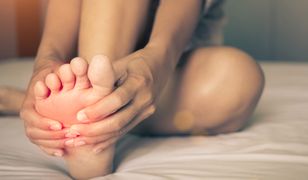 Relaksujący i regenerujący masaż stóp - jak zrobić masaż?