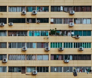 Klimatyzacja pilnie poszukiwana. W hurtowniach pustki, terminy montażu odległe