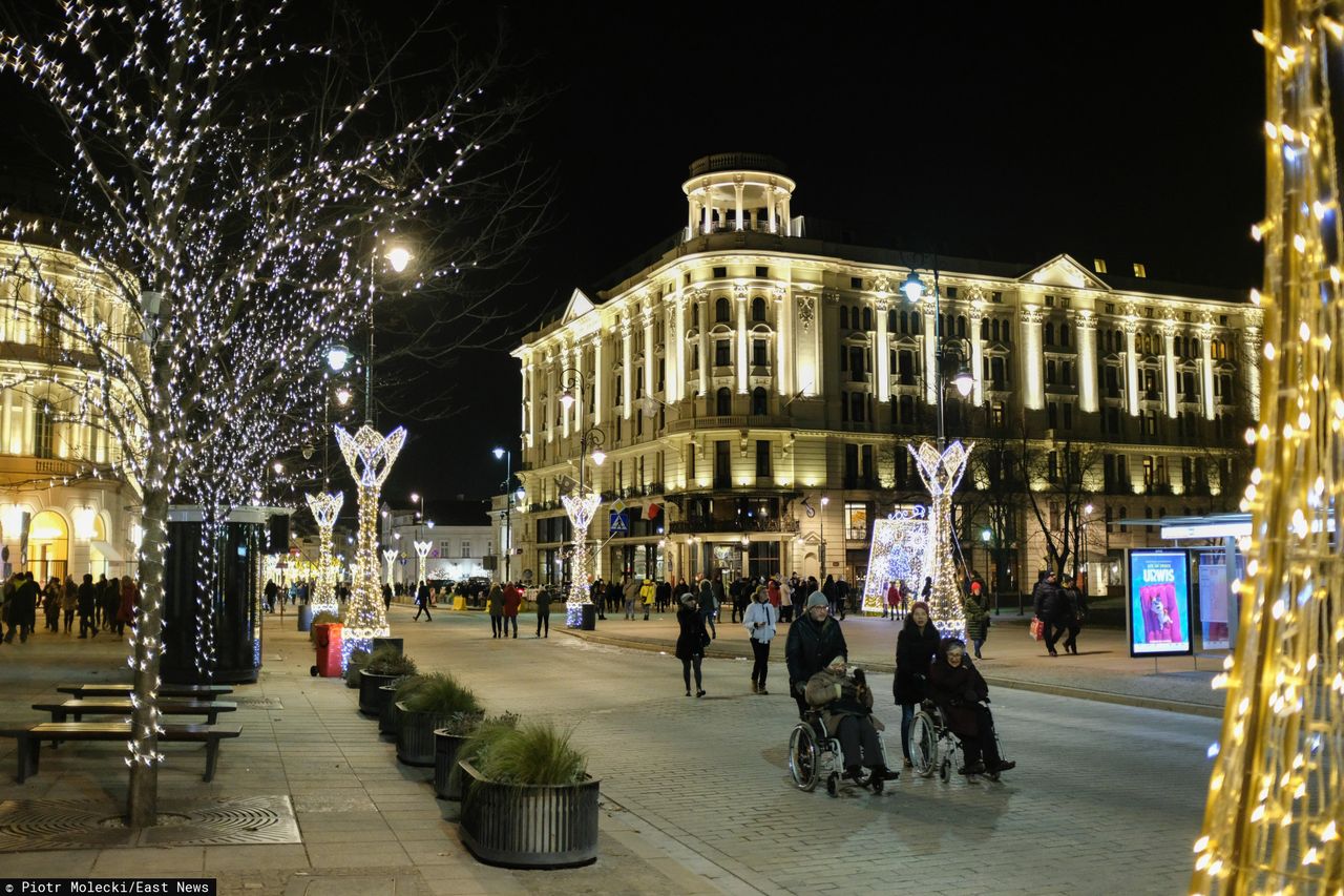 Świąteczna iluminacja w Warszawie po raz ostatni do zobaczenia w ten weekend