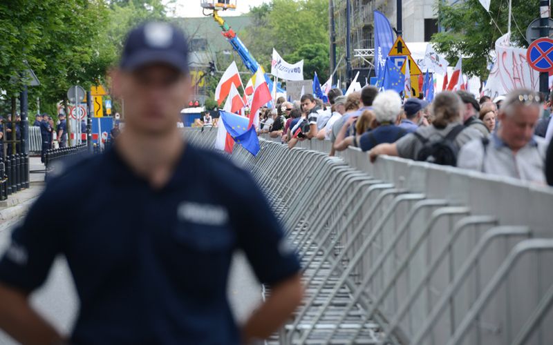 To ile było osób? Rozbieżne dane policji i ratusza