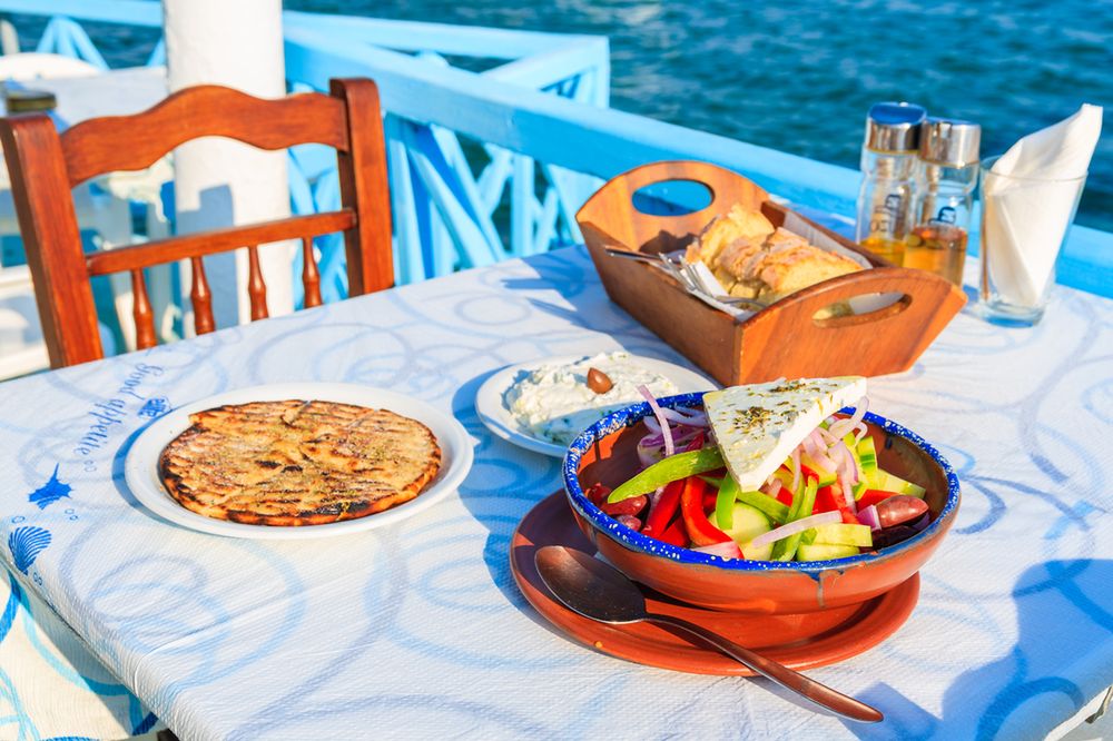 Skandalicznie wysokie ceny w greckiej restauracji. Turyści ostrzegają: "nie dajcie się oszukać"