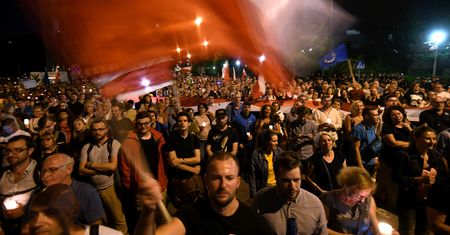 Manifestacja przed Sejmem zakończona. Przenosi się przed Sąd Najwyższy