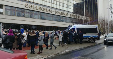 KUL: kolejny alarm bombowy na uczelni. Ewakuacja studentów i pracowników