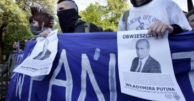 Manifestacja w Warszawie - anarchiści zaatakowali policję