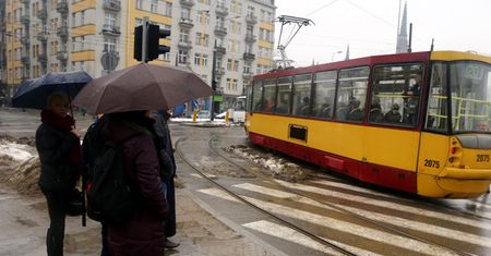 Nie pracują, tylko siedzą w internecie