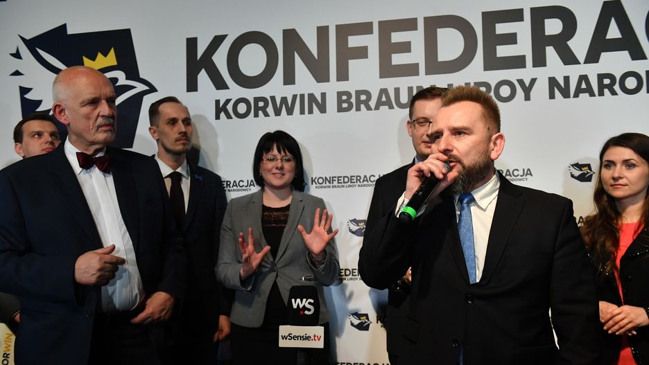 Poseł Piotr "Liroy" Marzec przemawia podczas konwencji