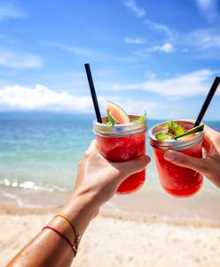 Niemal połowa Polaków pracuje w trakcie urlopu