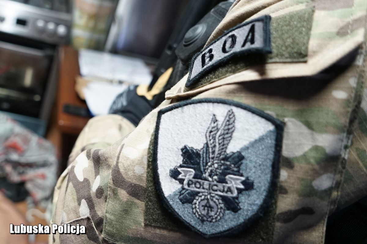 Matka wiozła 5-latkę pod wpływem kokainy i marihuany. Zatrzymali ją antyterroryści 