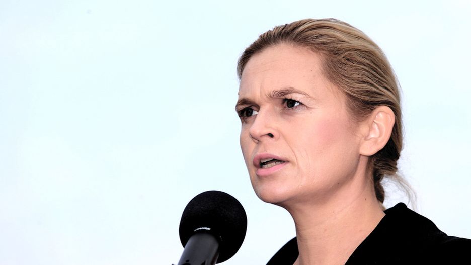 Barbara Nowacka przypomina też ogromną wpadkę z tablicą pamiątkową umieszczoną w KPRM.