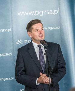 Zastępca Antoniego Macierewicza odpowiedział na zarzuty. Przez ten błąd oskarżają go o kłamstwo