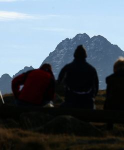 Tego w Tatrach jeszcze nie było. Rozłożyli parawan i zrobili grilla