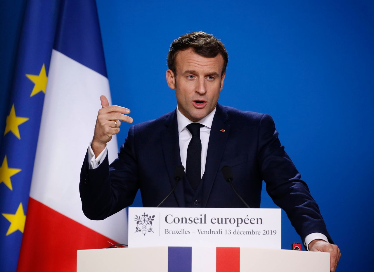 Emmanuel Macron ostrzega Polskę. Możemy stracić miliardy euro