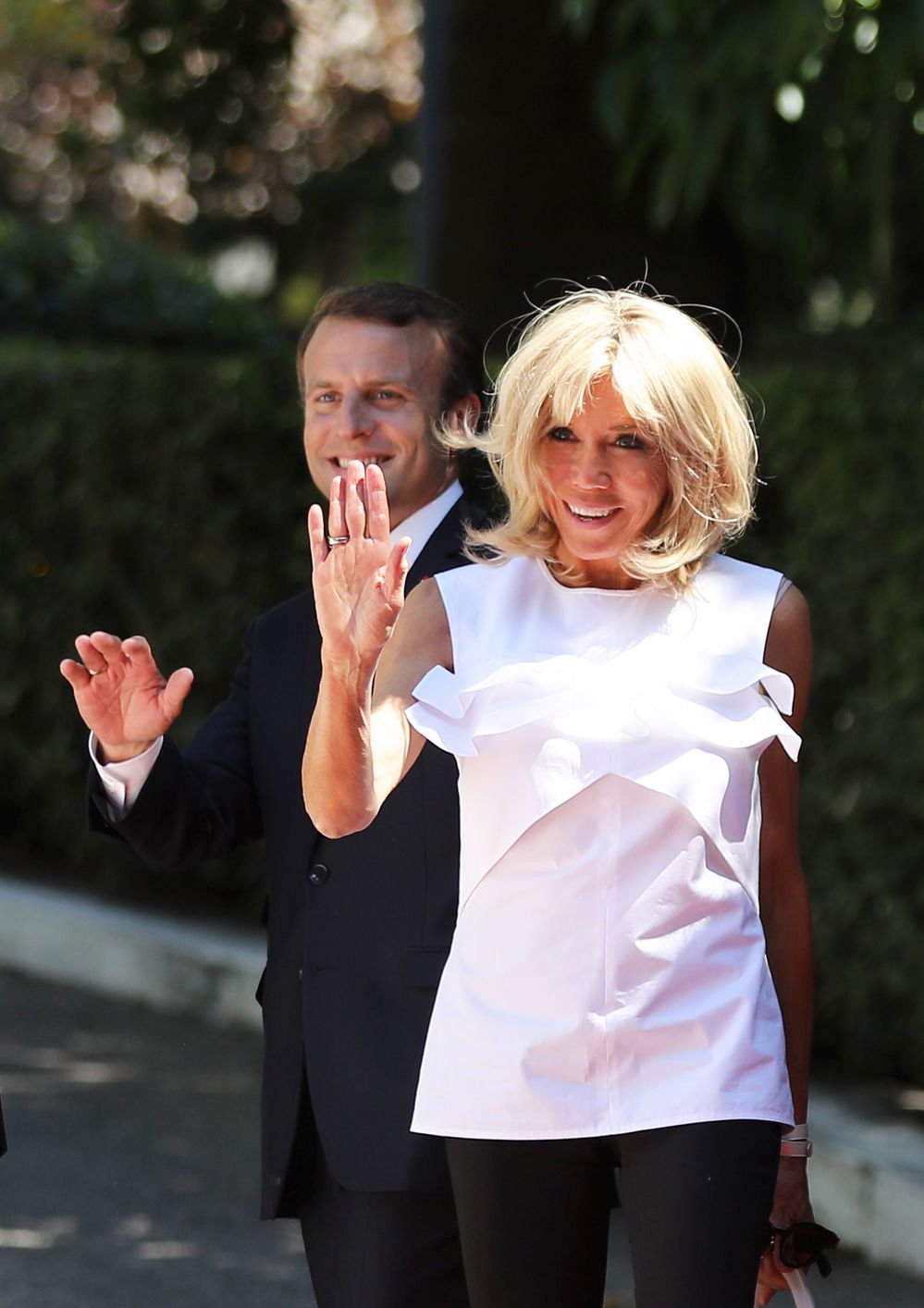 Brigitte Macron odsłania ramiona w Grecji. Pierwsza dama wie, jak zwrócić uwagę