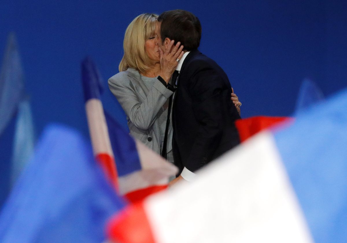 Kim jest żona kandydata na prezydenta Francji? Historia ich miłości jest zaskakująca