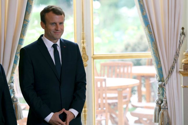 Macron wywołał burzę we Francji. "Zamiast robić burdel, powinni lepiej rozejrzeć się, czy nie znajdą pracy"