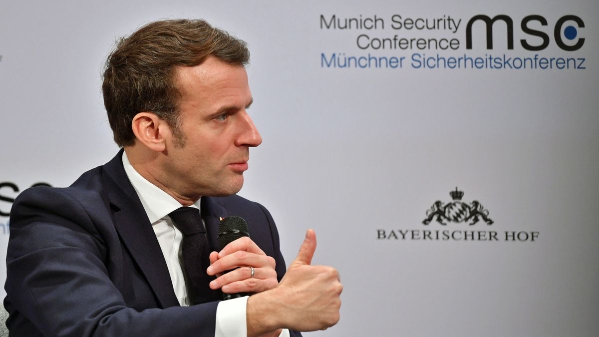 Emmanuel Macron otwiera drzwi dwóm nowym krajom do wstąpienia do UE.