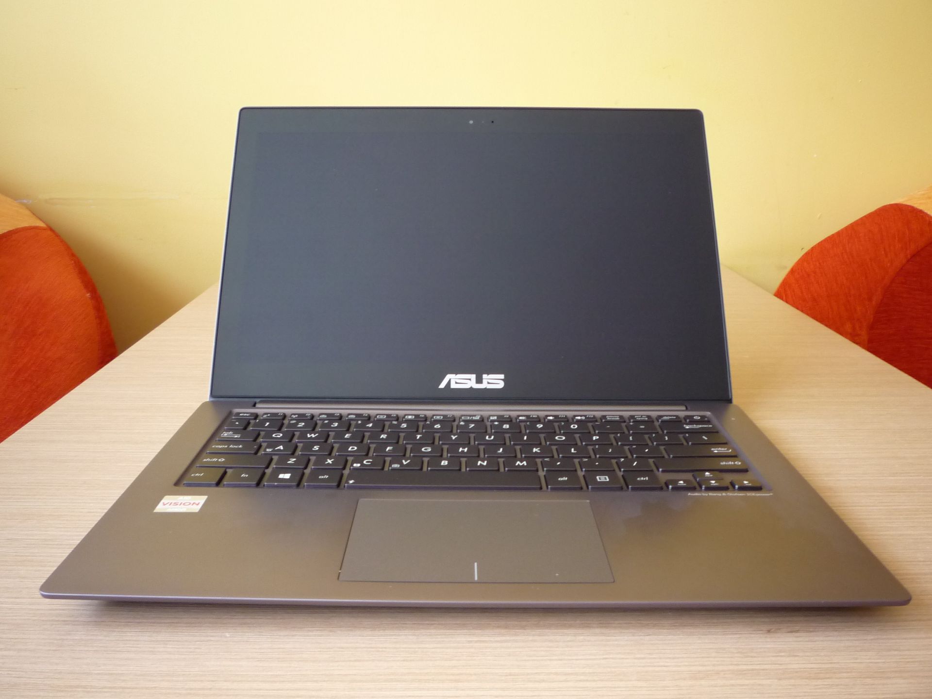 Asus VivoBook U38N – poręczny maluch z... 4-rdzeniowym procesorem [test] 5