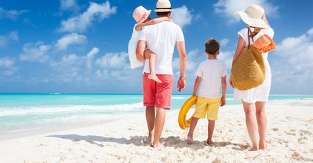 Lazurowe morze i ciepły piasek, czyli piękne i bezpieczne plaże dla całej rodziny