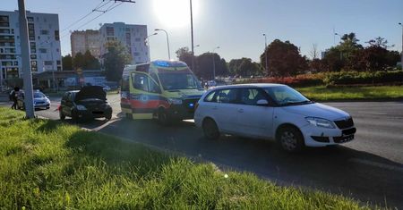 Zderzenie przed rondem na Kalinowszczyźnie. Ford uderzył w tył skody
