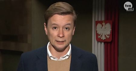 Zaskakujące sceny w "Faktach". Widzowie TVN zbici z tropu. Dziennikarz jako Kaczyński
