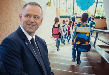 "Nikt nas nie pytał o zgodę". Rodzice wściekli na e-dzienniki