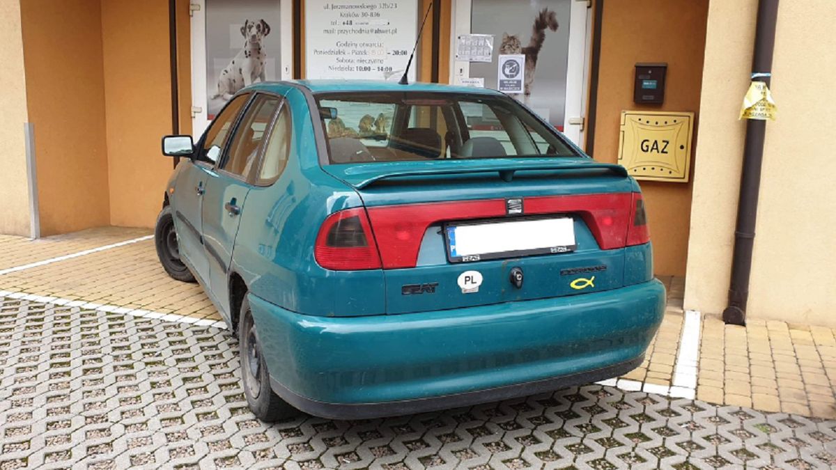 Kierowca zablokował wjazd do przychodni weterynaryjnej