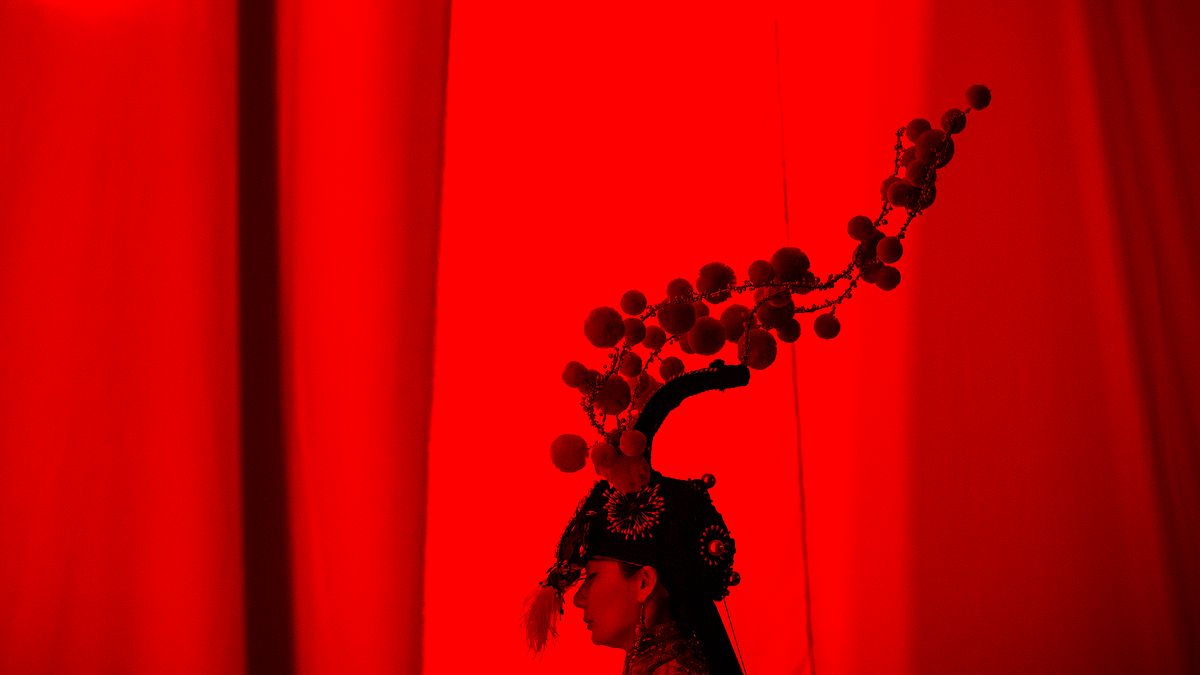 Zdjęcie dnia. Modelki czekające na pokaz z okazji 100 lat KPC 1