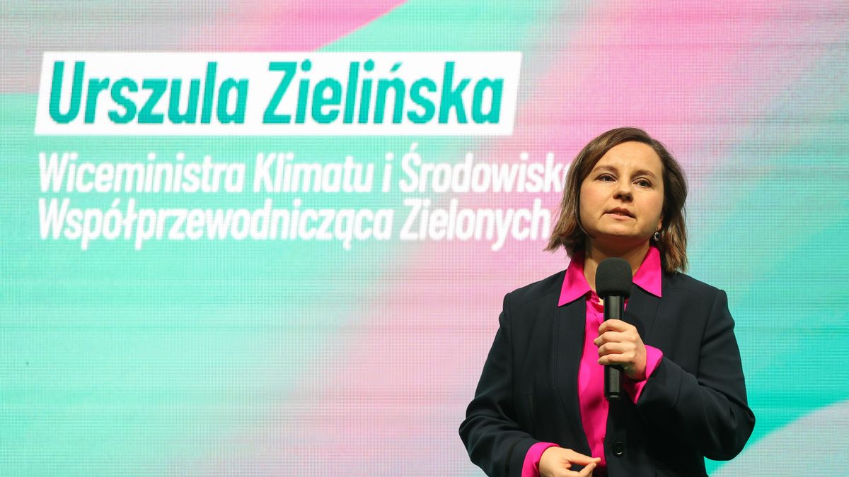 Łódź, 13.01.2024. Posłanka KO Urszula Zielińska podczas Konwencji Samorządowej otwierającej XVII Kongres Partii Zieloni, 13 bm. w siedzibie Łódzkiej Specjalnej Strefy Ekonomicznej. (ad) PAP/Marian Zubrzycki