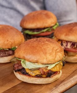 Soczyste, miękkie i pyszne. 7 pomysłów na burgery bez mięsa