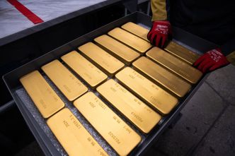 Kolejna bariera przebita. Eksperci mówią, co będzie z cenami złota