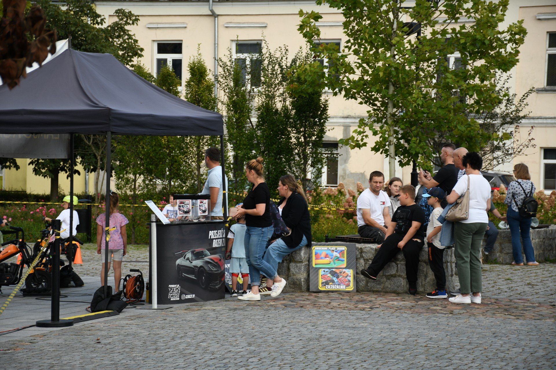Charytatywne przejazdy Lamborghini, Ferrari, McLaren na Starym Rynku we Włocławku.