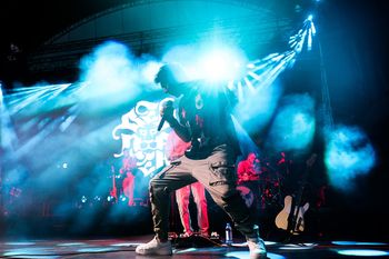 Kamil Bednarek rozbujał Kuter Port. Wakacyjna impreza reggae