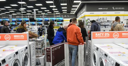 Sprzedaż detaliczna rośnie. Meble i sprzęt RTV napędzają statystyki