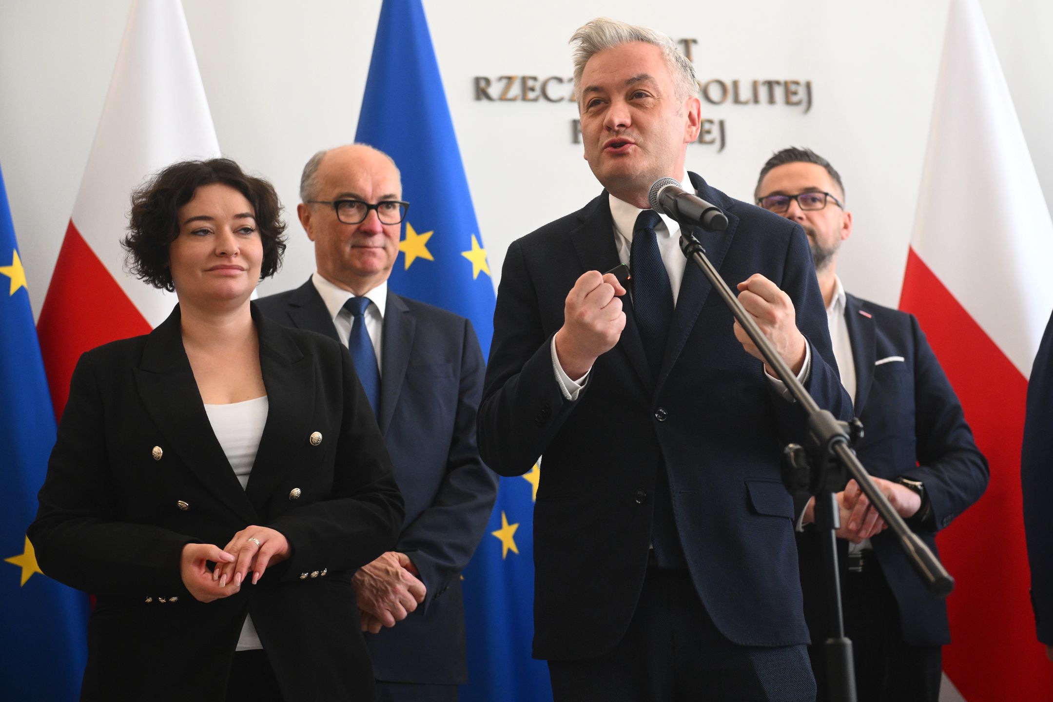 Konferencja Lewicy z udzialem Aleksandra Kwasniewskiego
Warszawa 29.04.2024 Konferencja Lewicy z udzialem Aleksandra Kwasniewskiego n/z Anna Maria Zukowska, Robert Biedron, Wlodzimierz Czarzasty,Image: 868876686, License: Rights-managed, Restrictions: , Model Release: no, Credit line: Zbyszek Kaczmarek / Forum
Zbyszek Kaczmarek / Forum
category_code_pol
