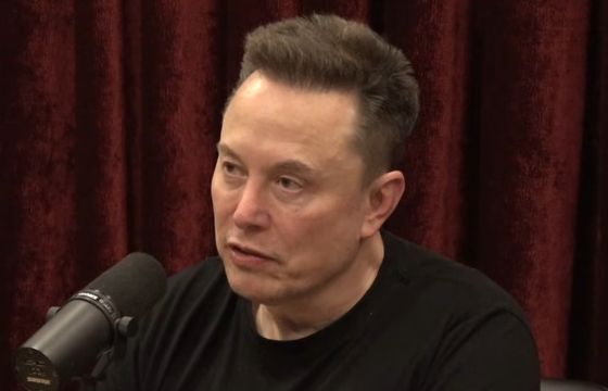 Dlaczego Musk wyłączy Starlinka w Ukrainie. Oskarża wojsko i "podżegaczy wojennych"