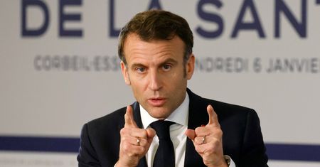 Macron chce podnieść wiek emerytalny. Związki zawodowe wezwały do strajku