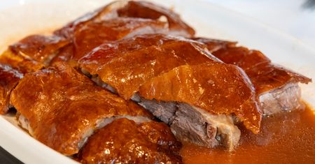 Zanurz gęś i odstaw na całą noc. Po upieczeniu wyjdzie idealnie soczysta i krucha jak w restauracji