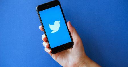 Złoto dla korporacji na Twitterze