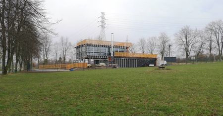 Właściciel popularnej restauracji buduje nowy lokal przy Zalewie Zemborzyckim. Miał działać tylko sezonowo, będzie jednak całoroczny