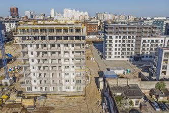 Deweloperzy najbardziej chciwi od lat. Wolą sprzedawać mieszkania dłużej, ale drożej