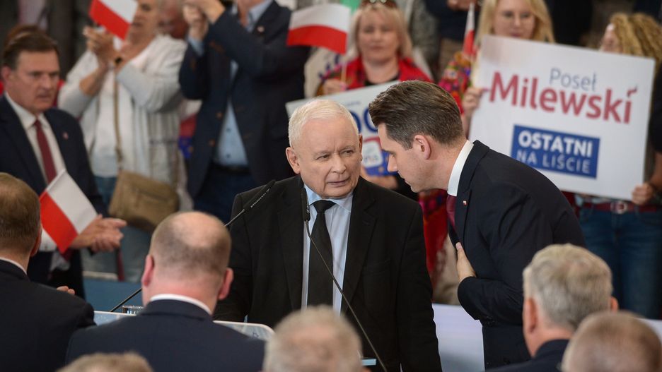 Prezes PiS Jarosław Kaczyński i kandydat PiS do Parlamentu Europejskiego Daniel Milewski na spotkaniu z mieszkańcami w OSiR w Siedlcach