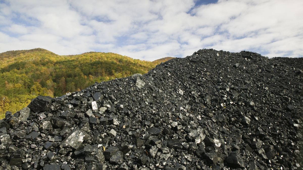 Spółki węglowe zapłacą składkę solidarnościową od nadzwyczajnych zysków za 2022 r.