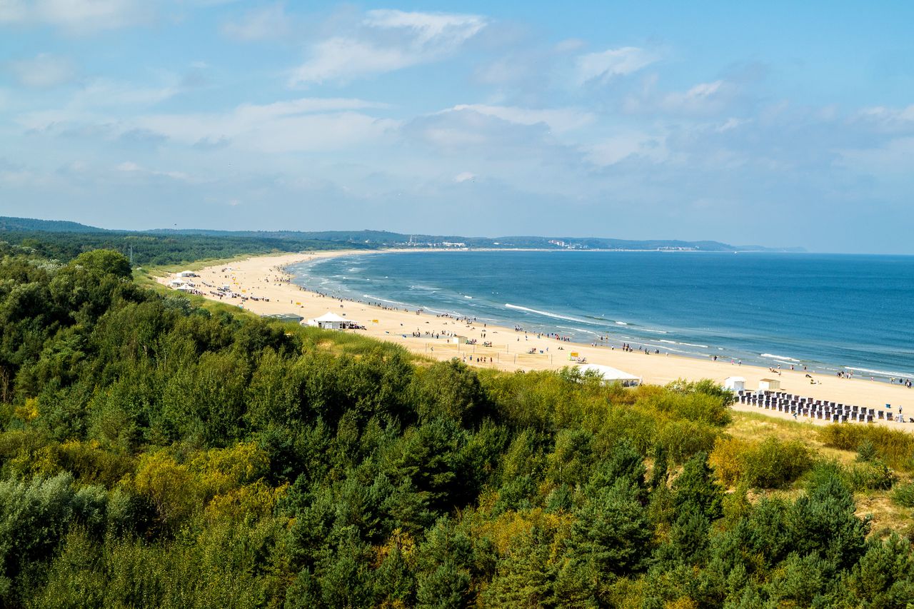 Szeroka plaża i duża liczba słonecznych dni w roku. Hit nad Bałtykiem
